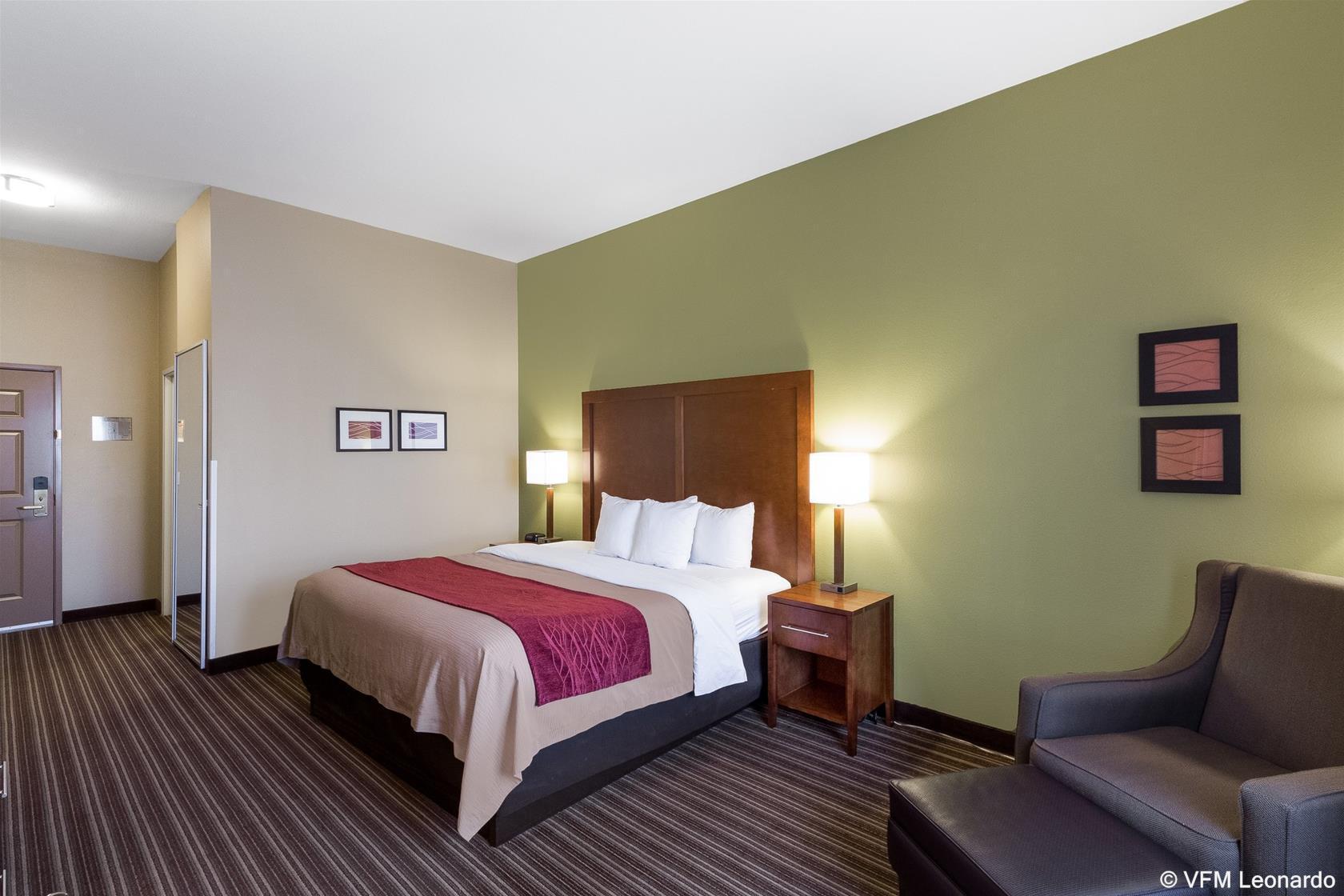 Comfort Inn & Suites Fayetteville-University Area Bagian luar foto
