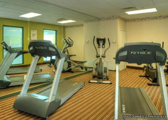 Comfort Inn & Suites Fayetteville-University Area Bagian luar foto