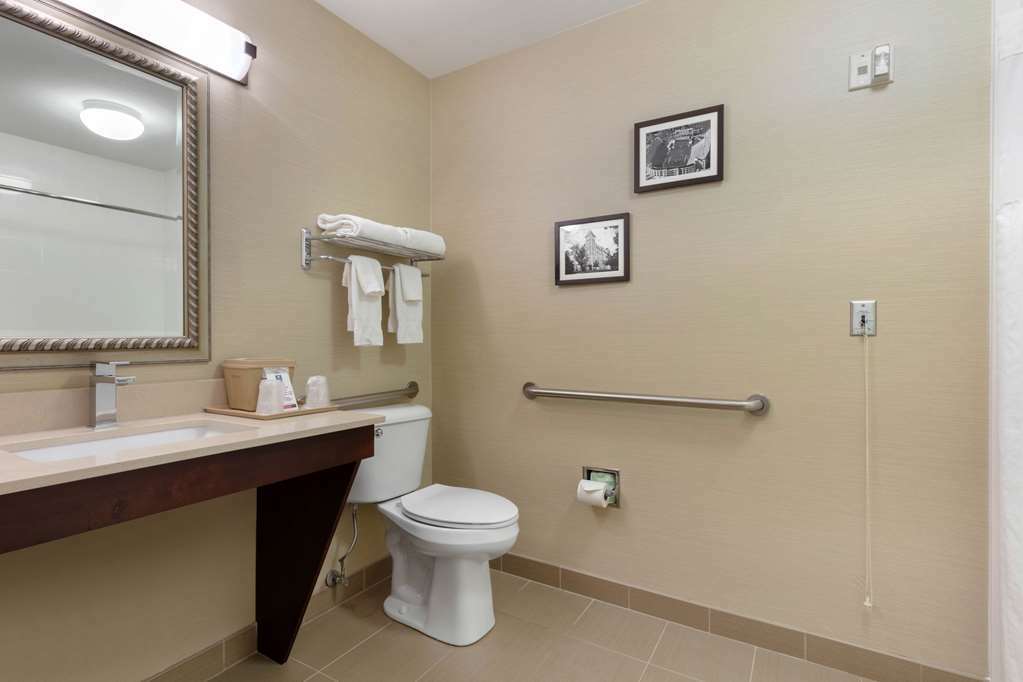 Comfort Inn & Suites Fayetteville-University Area Ruang foto